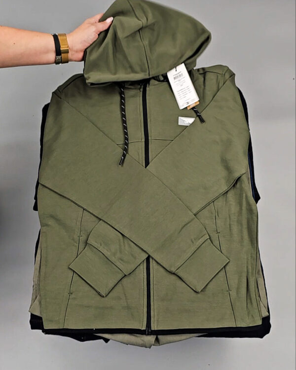 Фотография  217 - JACK JONES Men Winter mix 075#20 кг, ЛОТ № СТ-9266 оптом в Благовещенске и Амурской области