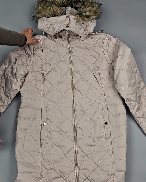 Фотография  610 - Верхняя одежда женская CAN 104#15 кг, ЛОТ СТ-9350 оптом в Благовещенске и Амурской области