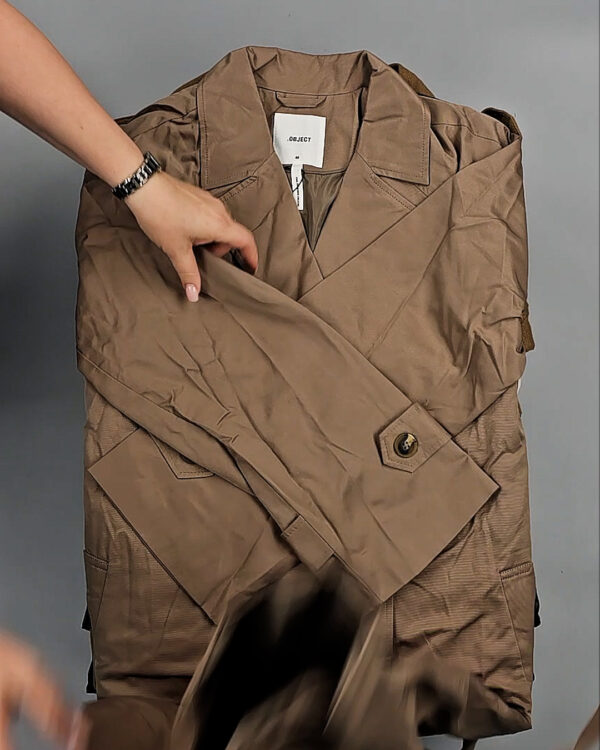 Фотография  593 - Ветровки Bestseller 045#10 кг, ЛОТ СТ-9407 оптом в Благовещенске и Амурской области