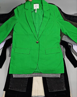 Фотография  946 - Bestseller Winter mix 104#15 кг, ЛОТ № СТ-9526 оптом в Благовещенске и Амурской области