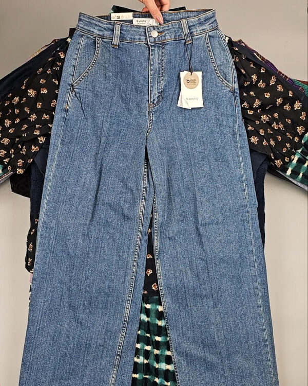 Фотография  900 - B.YOUNG Winter mix 104#15 кг, ЛОТ СТ-9596 оптом в Благовещенске и Амурской области