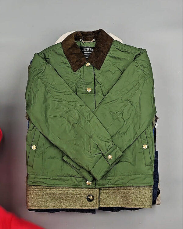 Фотография  880 - Ветровки женские CAN 104#12,7 кг, ЛОТ СТ-9405 оптом в Благовещенске и Амурской области