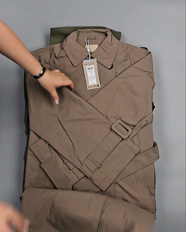 Фотография  535 - Ветровки Bestseller 045#10 кг, ЛОТ СТ-9410 оптом в Благовещенске и Амурской области