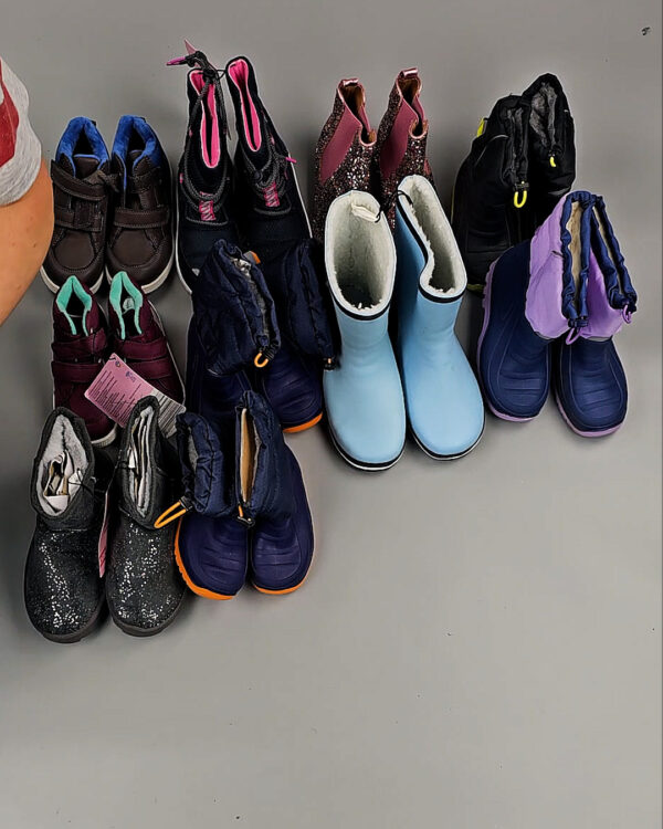 Фотография  642 - Обувь СТОК дети зима 065#6,2 кг, ЛОТ СТ-9661 оптом в Благовещенске и Амурской области