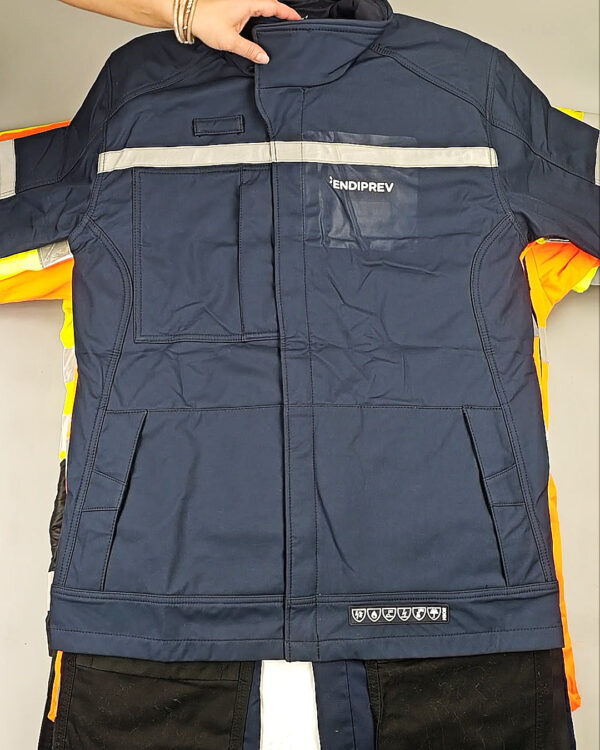 Фотография  495 - Рабочая одежда mix БМ#25 кг, ЛОТ СХ-0266 оптом в Благовещенске и Амурской области