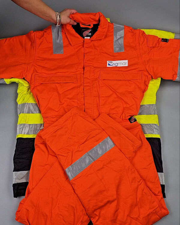 Фотография  412 - Рабочая одежда mix БМ#25 кг, ЛОТ СХ-0266 оптом в Благовещенске и Амурской области